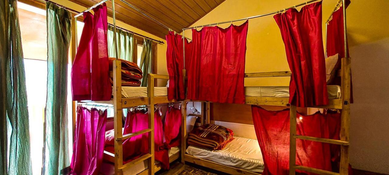 Hostel La Vaca India Manali Exterior foto