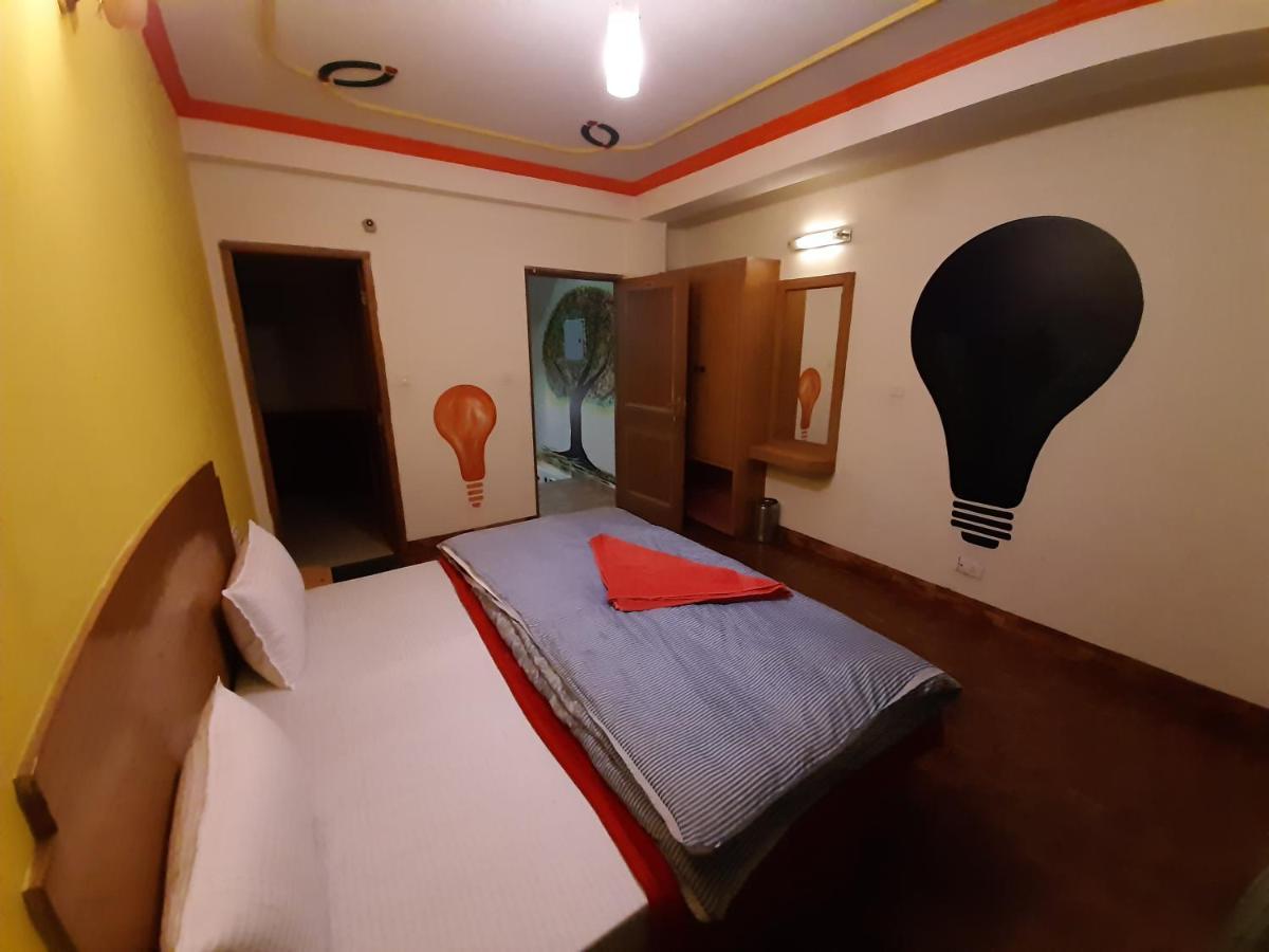 Hostel La Vaca India Manali Exterior foto